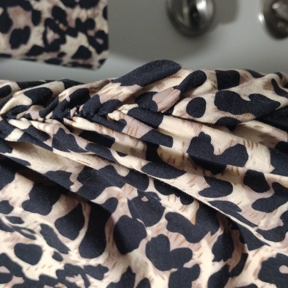 Woman's Small Himone leopard print dress - Picture 3 of 8